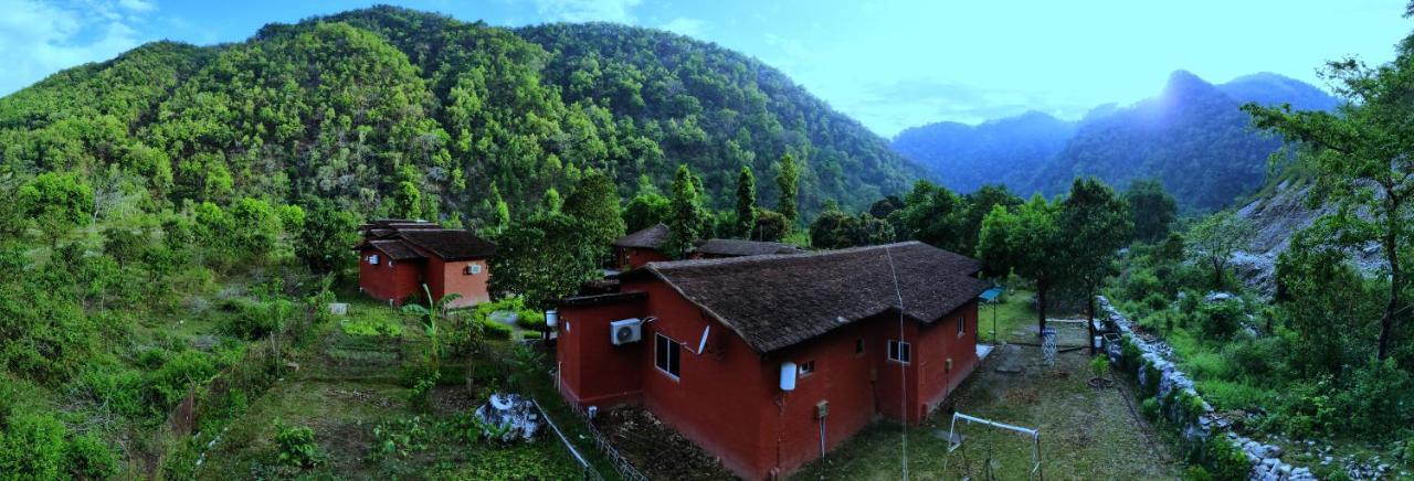 ダルチュラ Maatre Yoga Retreatヴィラ エクステリア 写真